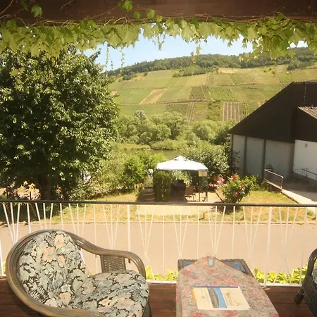 Ferienwohnung „Schwalbennest“ Reil/Mosel Exterior photo